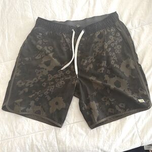 Men’s vuori athletic shorts, no inside lining.